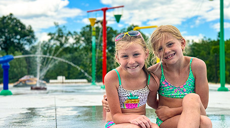 POOL & SPLASH PAD